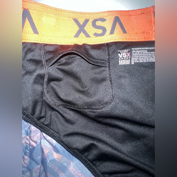 Victoria’s Secret VSX Sport The Player Running Shorts Size Medium - Picture 5 of 5